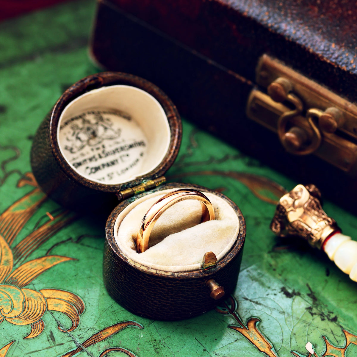 Vintage Date 1945 9ct Gold Utility Wedding Band