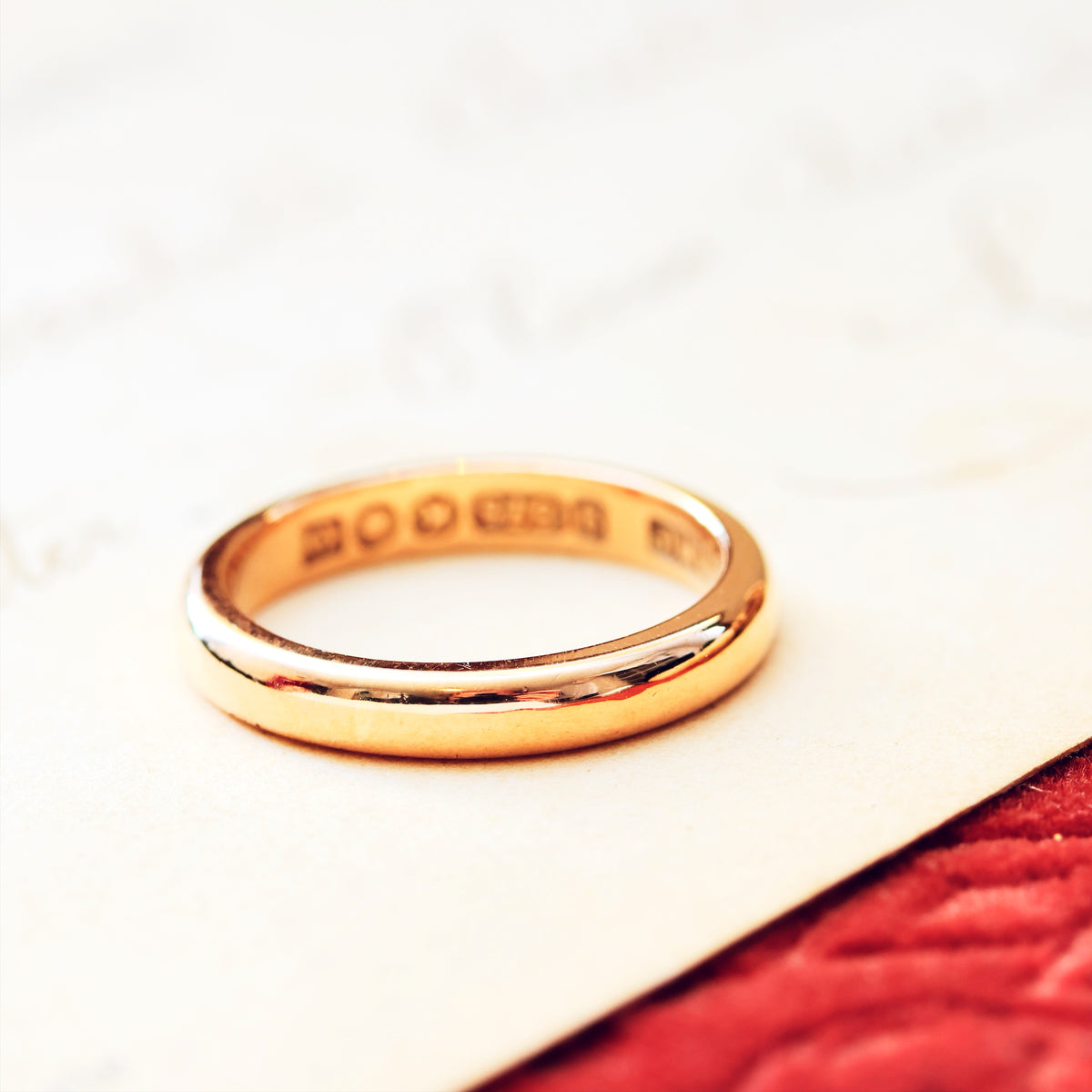 Vintage Date 1945 9ct Gold Utility Wedding Band