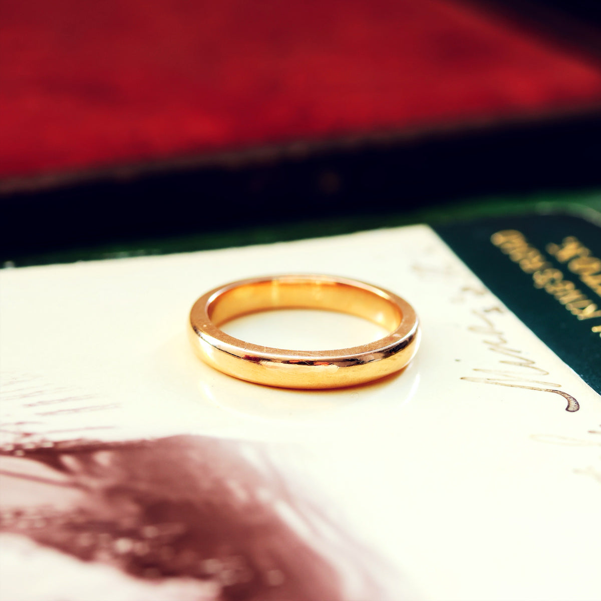 Vintage Date 1945 9ct Gold Utility Wedding Band