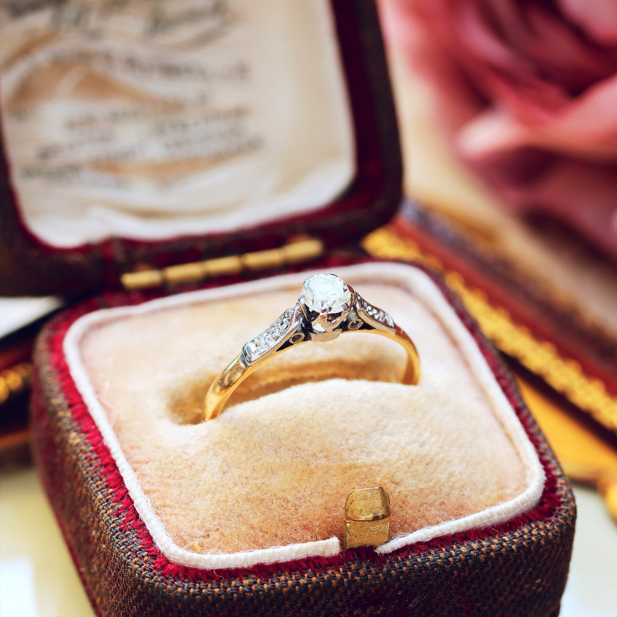 Vintage Glitter! Diamond Engagement Ring