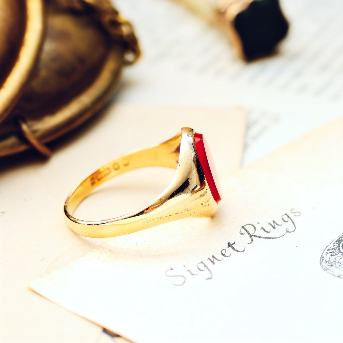 Date 1960 Russet Carnelian Gold Signet Ring