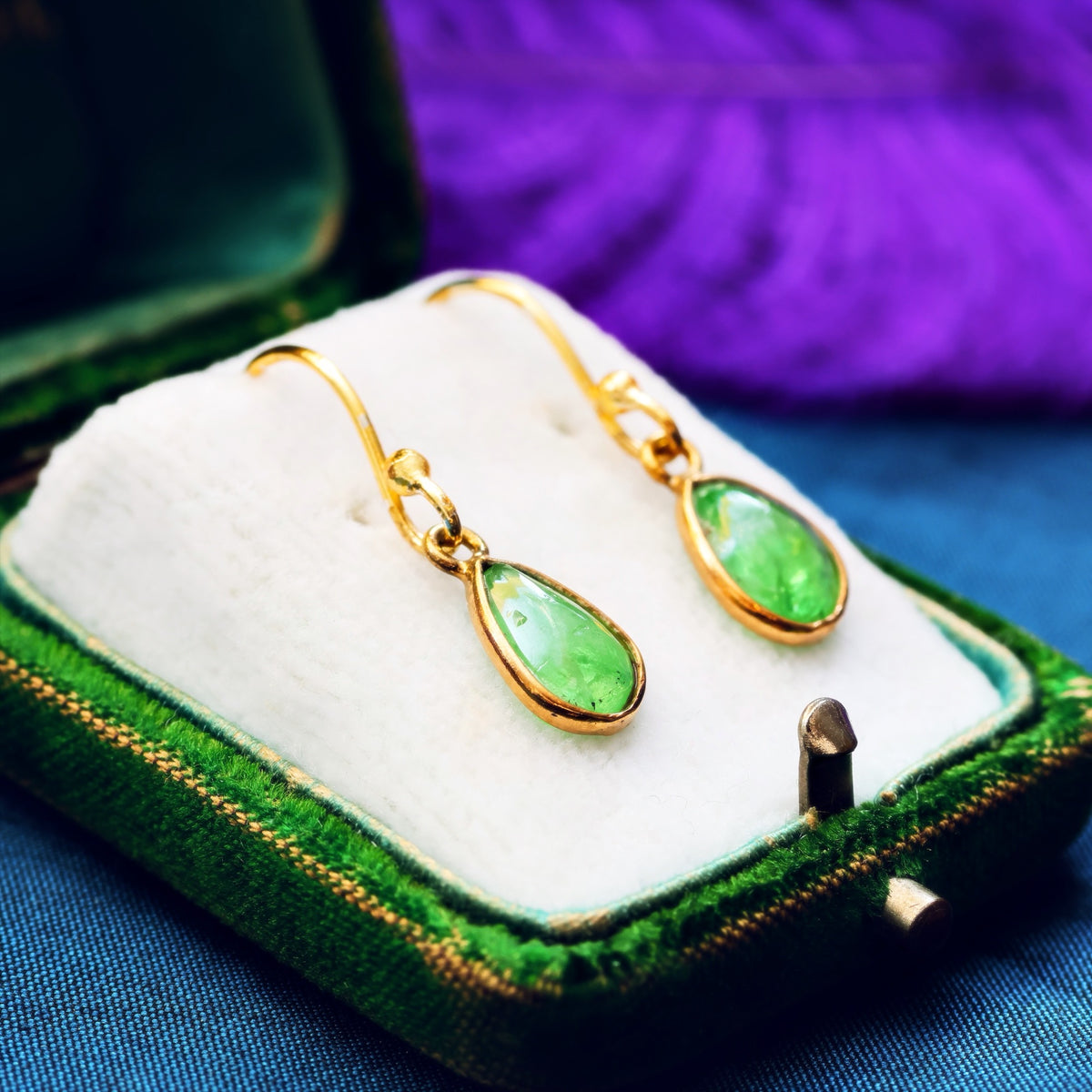 Enchanting Vintage Emerald Drop Earrings