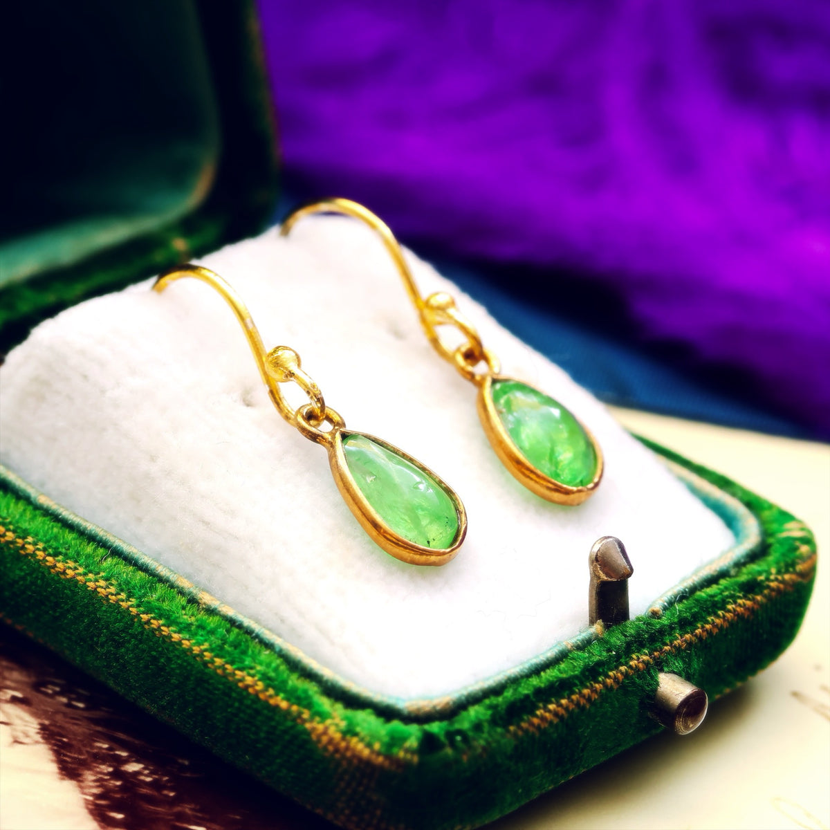 Enchanting Vintage Emerald Drop Earrings