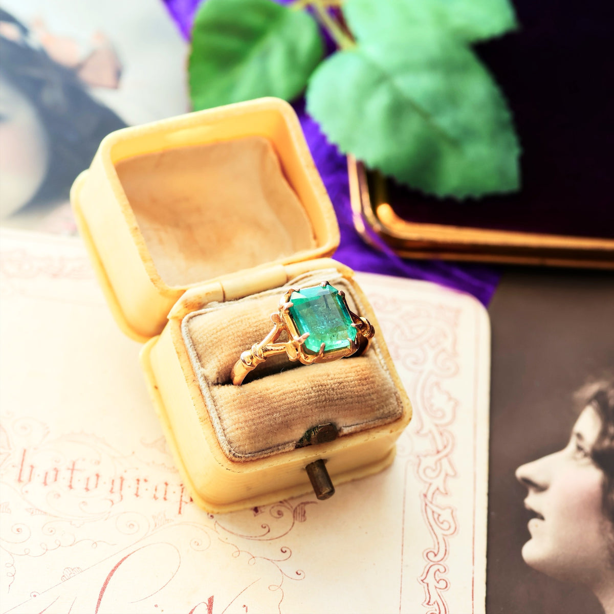 Unusual Vintage Hand Forged 18ct Gold Emerald Ring