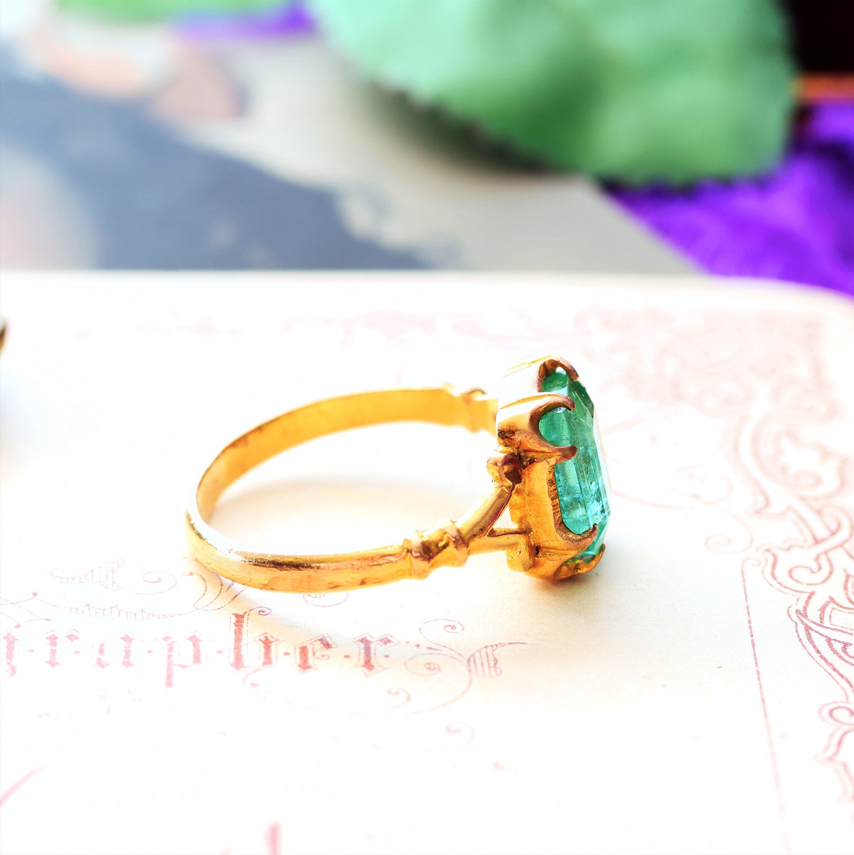 Unusual Vintage Hand Forged 18ct Gold Emerald Ring