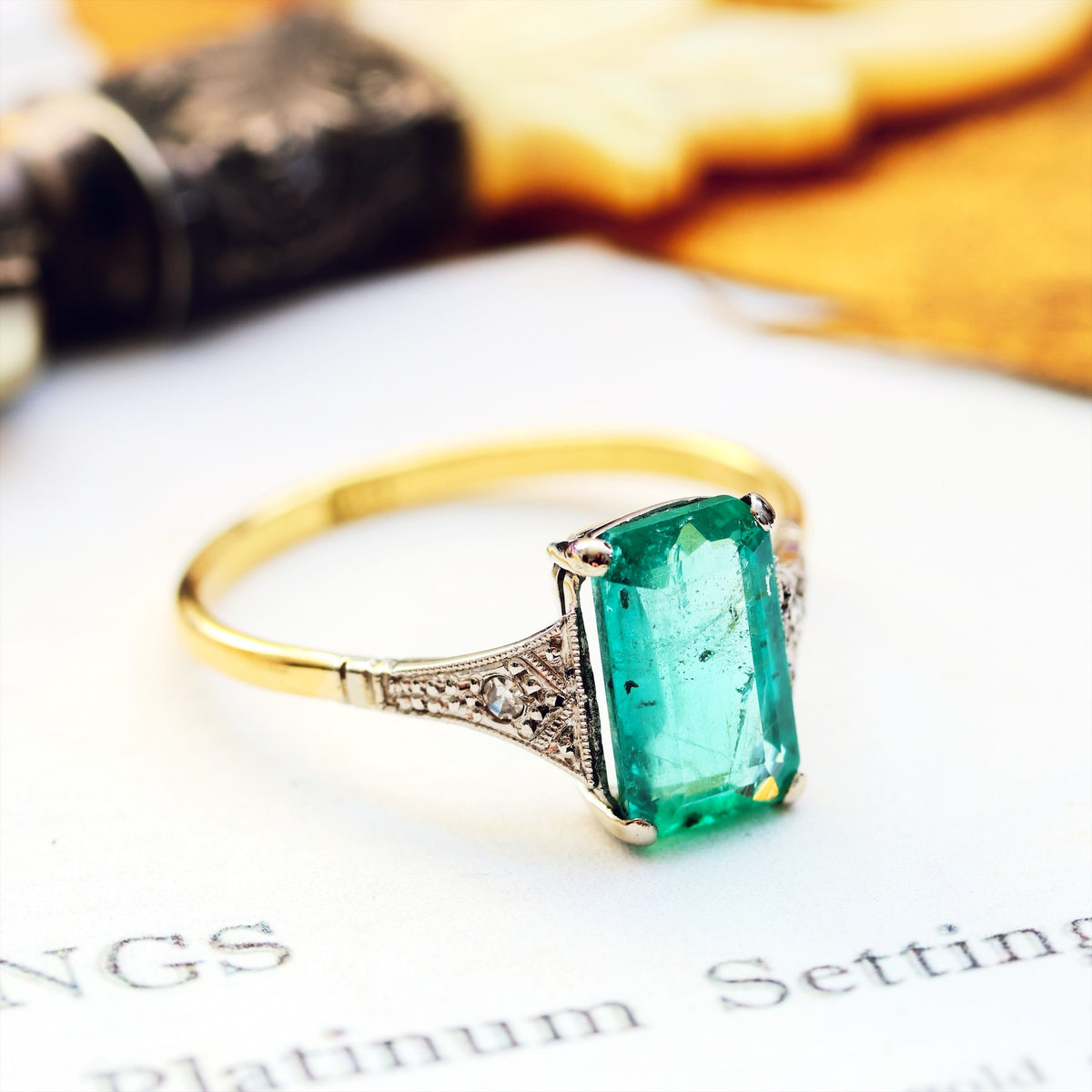 Fine Vintage Art Deco Emerald & Diamond Ring