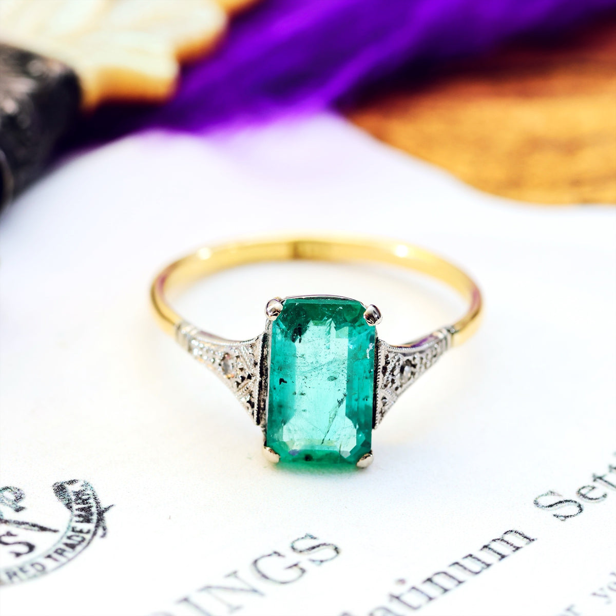 Fine Vintage Art Deco Emerald & Diamond Ring