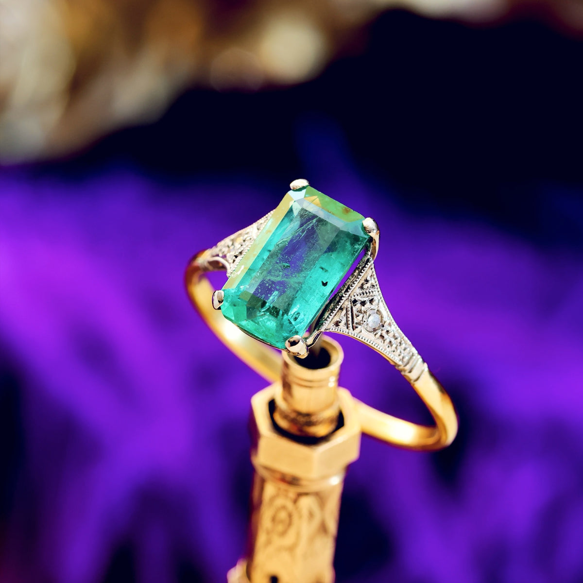 Fine Vintage Art Deco Emerald & Diamond Ring