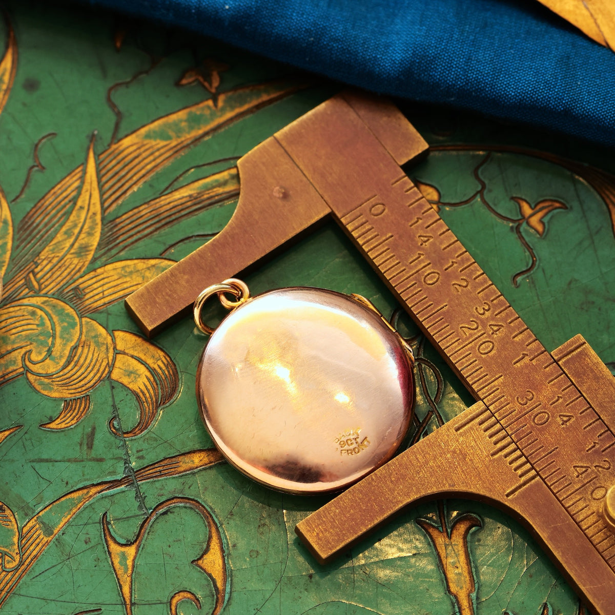 Antique Hand Engraved 9ct Gold Locket