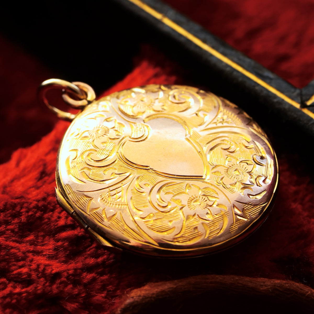 Antique Hand Engraved 9ct Gold Locket
