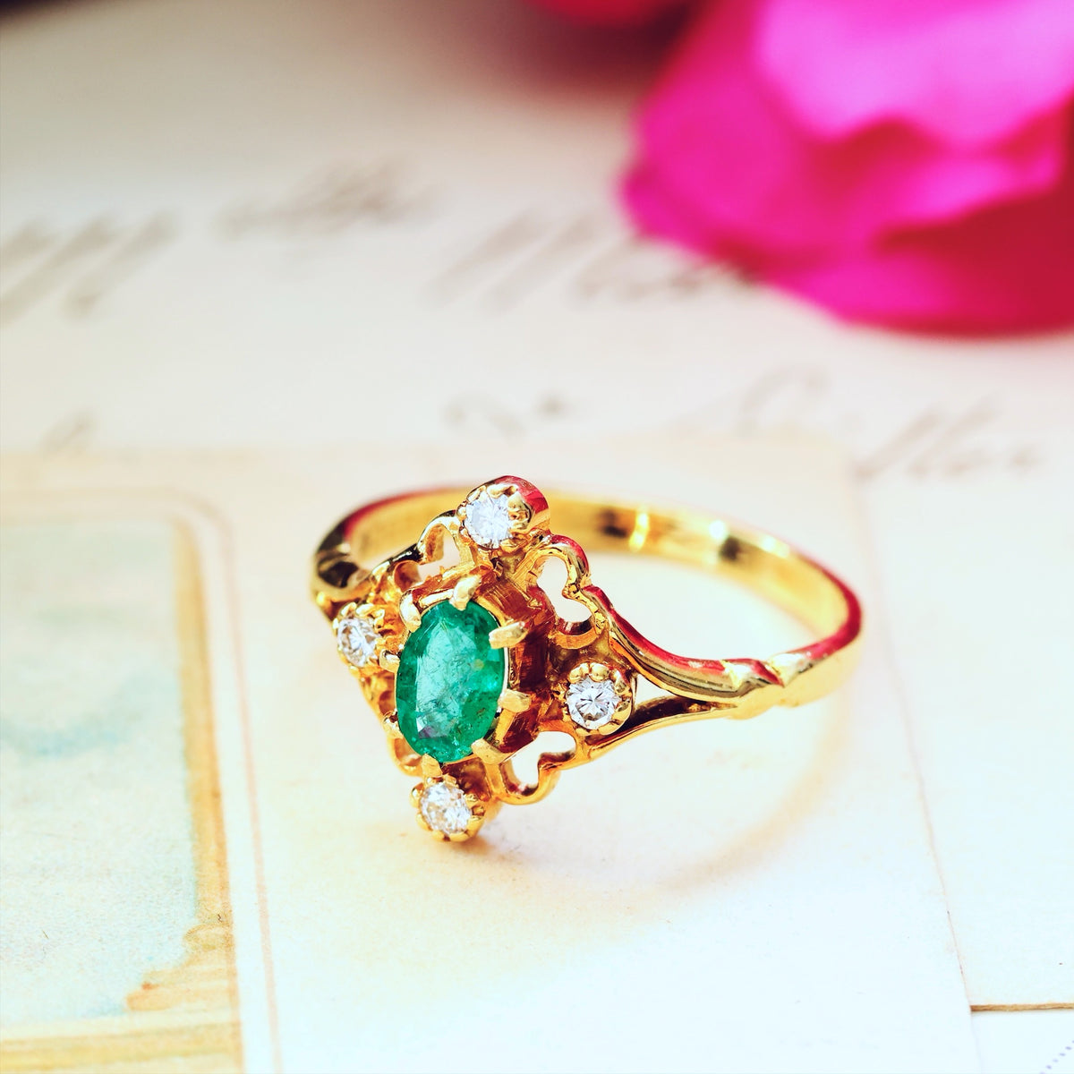 Exquisite Vintage Date 1985 Emerald & Diamond Ring