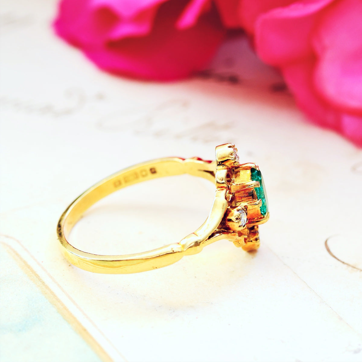Exquisite Vintage Date 1985 Emerald & Diamond Ring