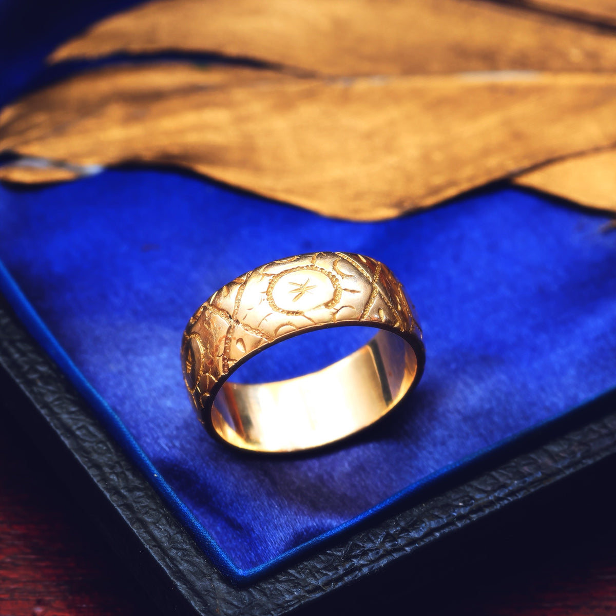 Antique Date 1896 'Roses for Love' Hand Engraved Wedding Ring