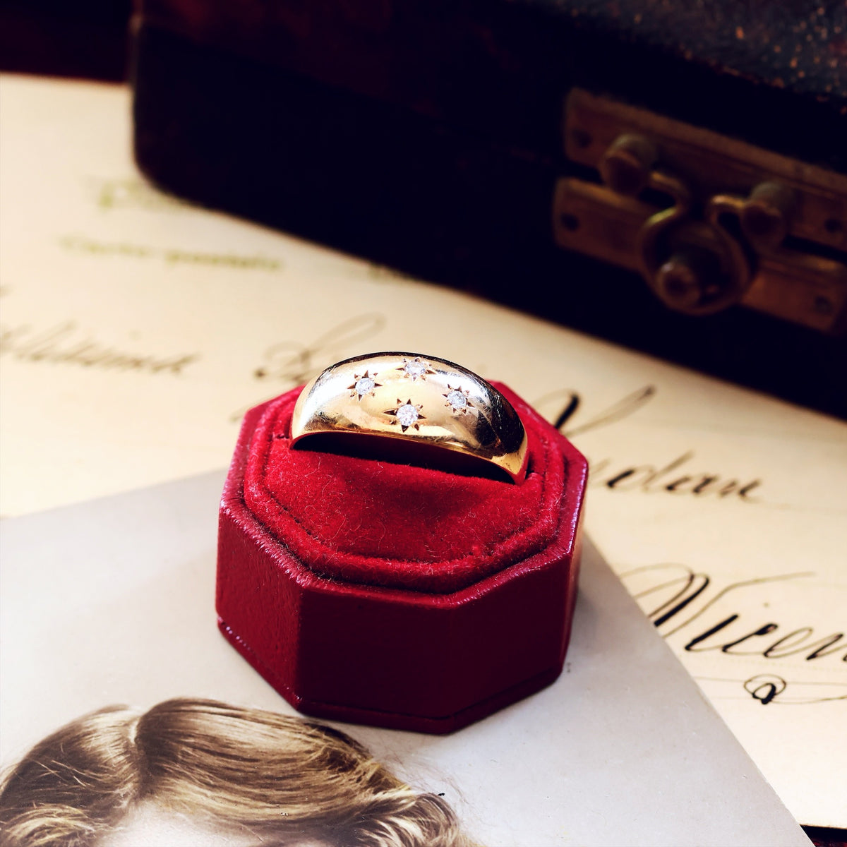 Date 1972 Diamond Stars Gypsy Style Band Ring