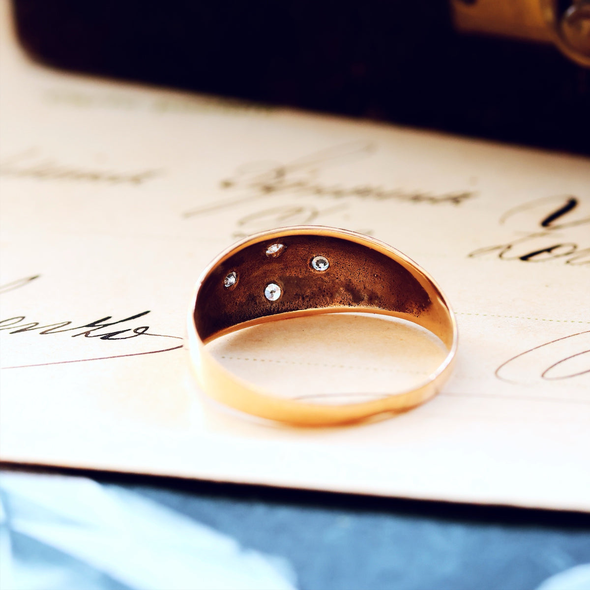 Date 1972 Diamond Stars Gypsy Style Band Ring