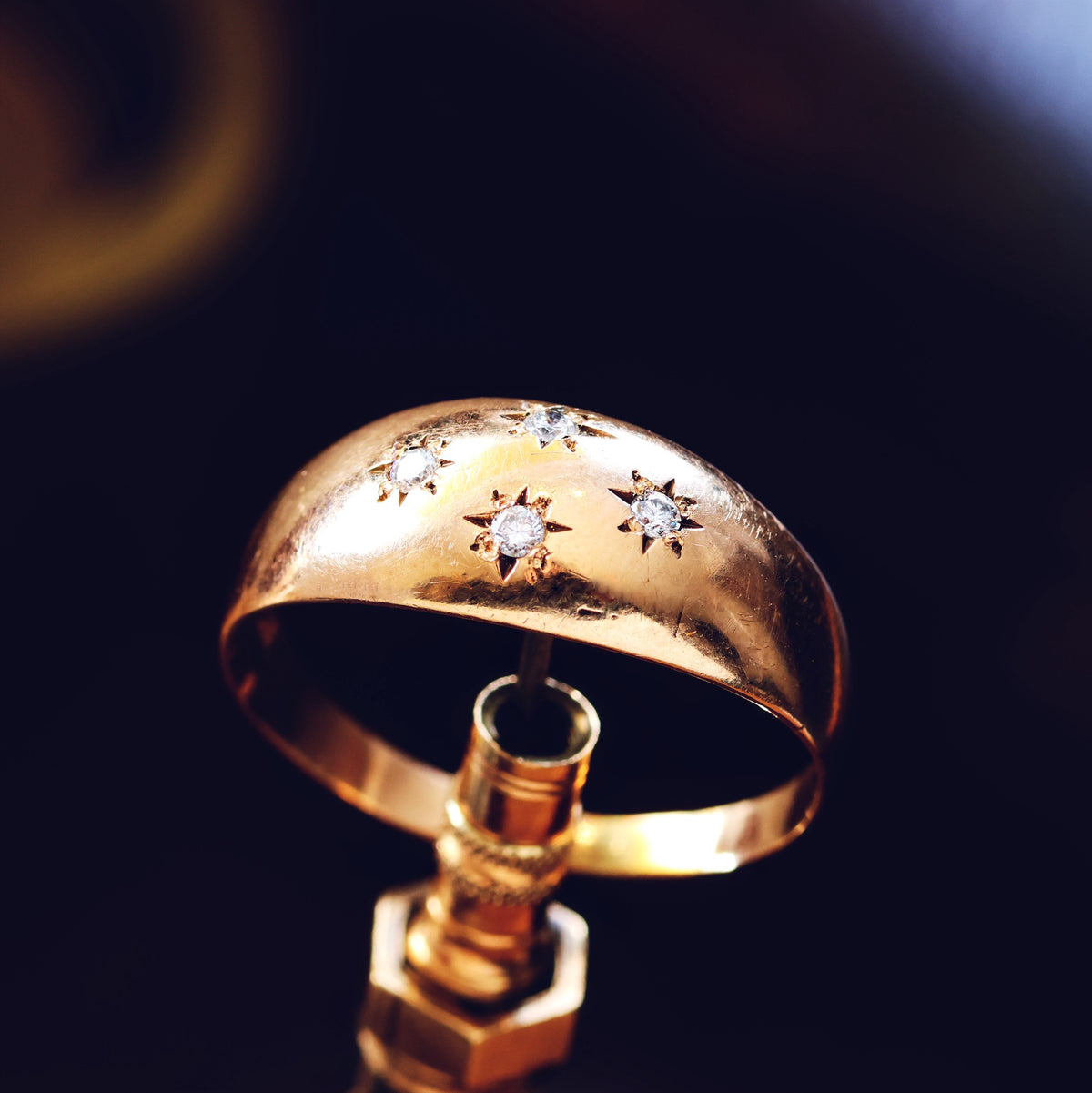 Date 1972 Diamond Stars Gypsy Style Band Ring