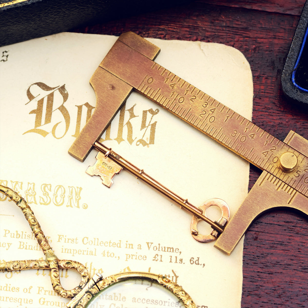 Antique Gold 'Key to my Heart' Brooch