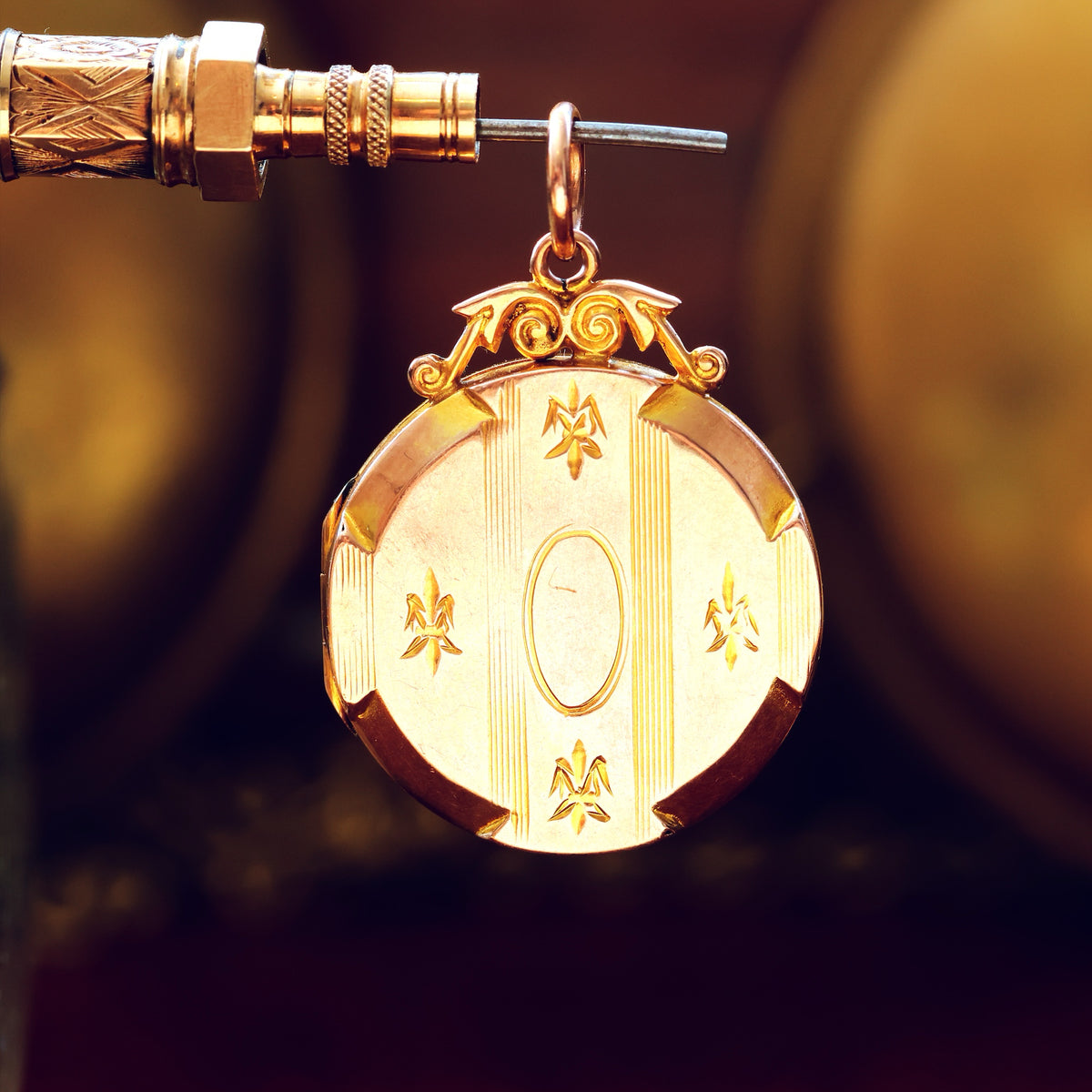 Antique 9ct Gold Fleur de Lys Locket
