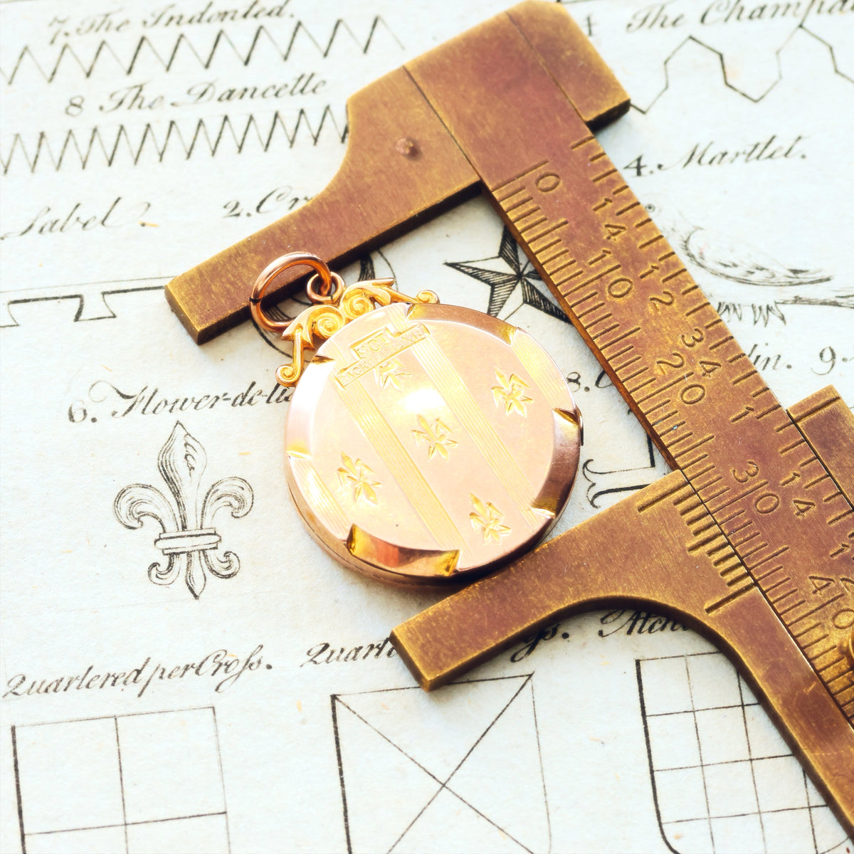 Antique 9ct Gold Fleur de Lys Locket