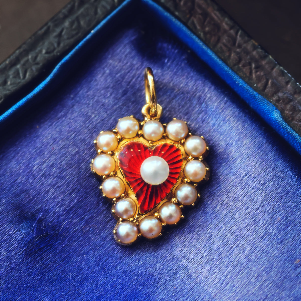 Sweetest Heart! Antique Enamelled Heart Pendant