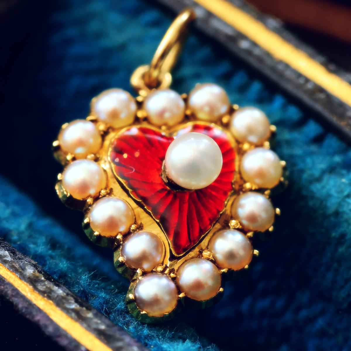 Sweetest Heart! Antique Enamelled Heart Pendant