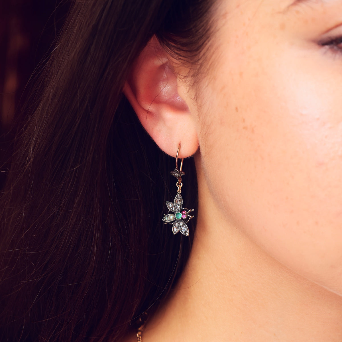 Adorable Vintage Victorian Style Bee Earrings