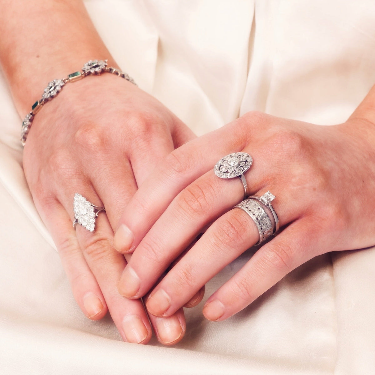 Vintage Hearts & Ferns Platinum Wedding Band