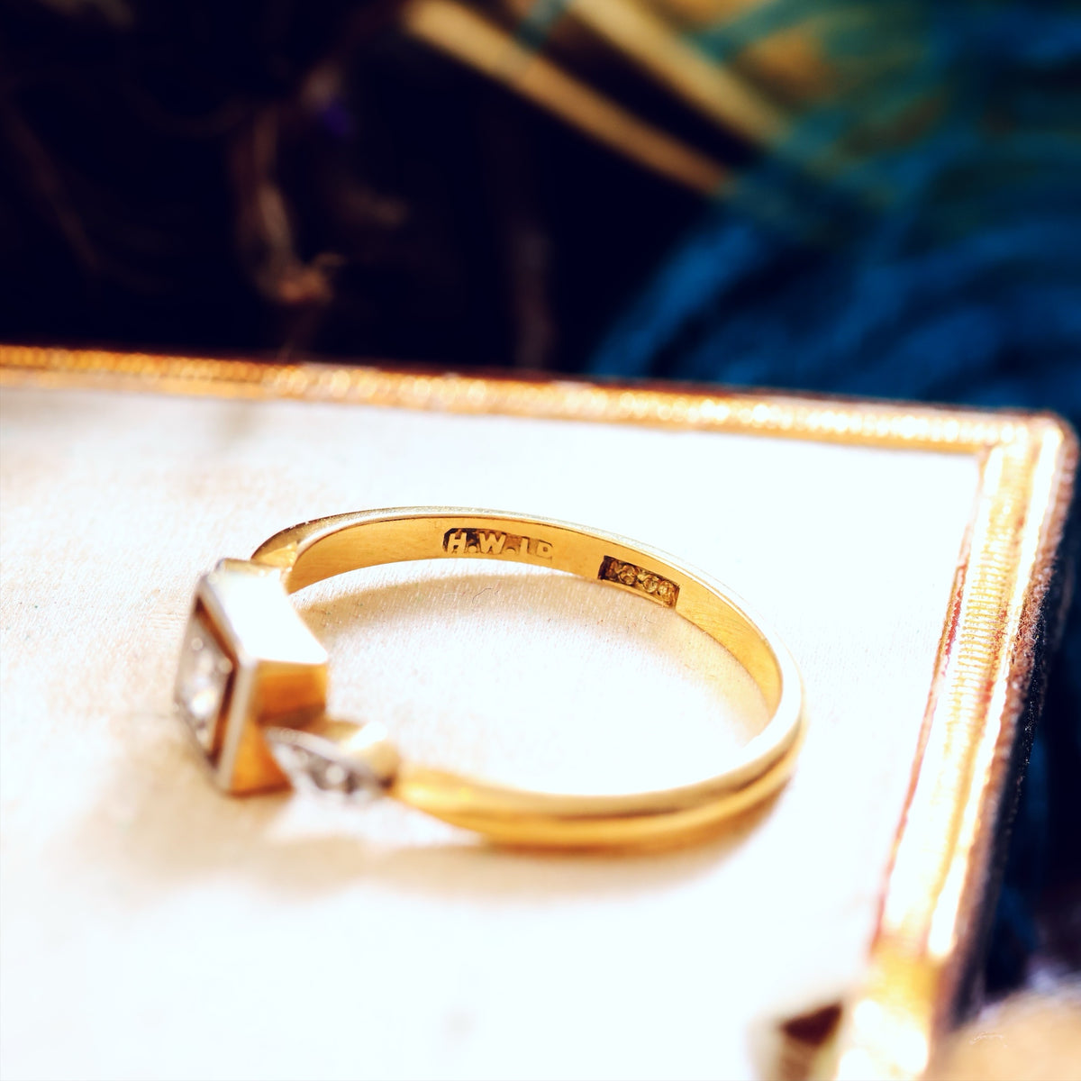 Cute! Vintage Art Deco Diamond Engagement Ring