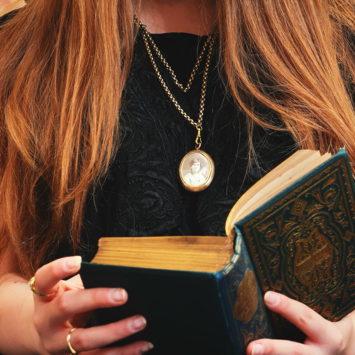 Antique Victorian Locket & Chain