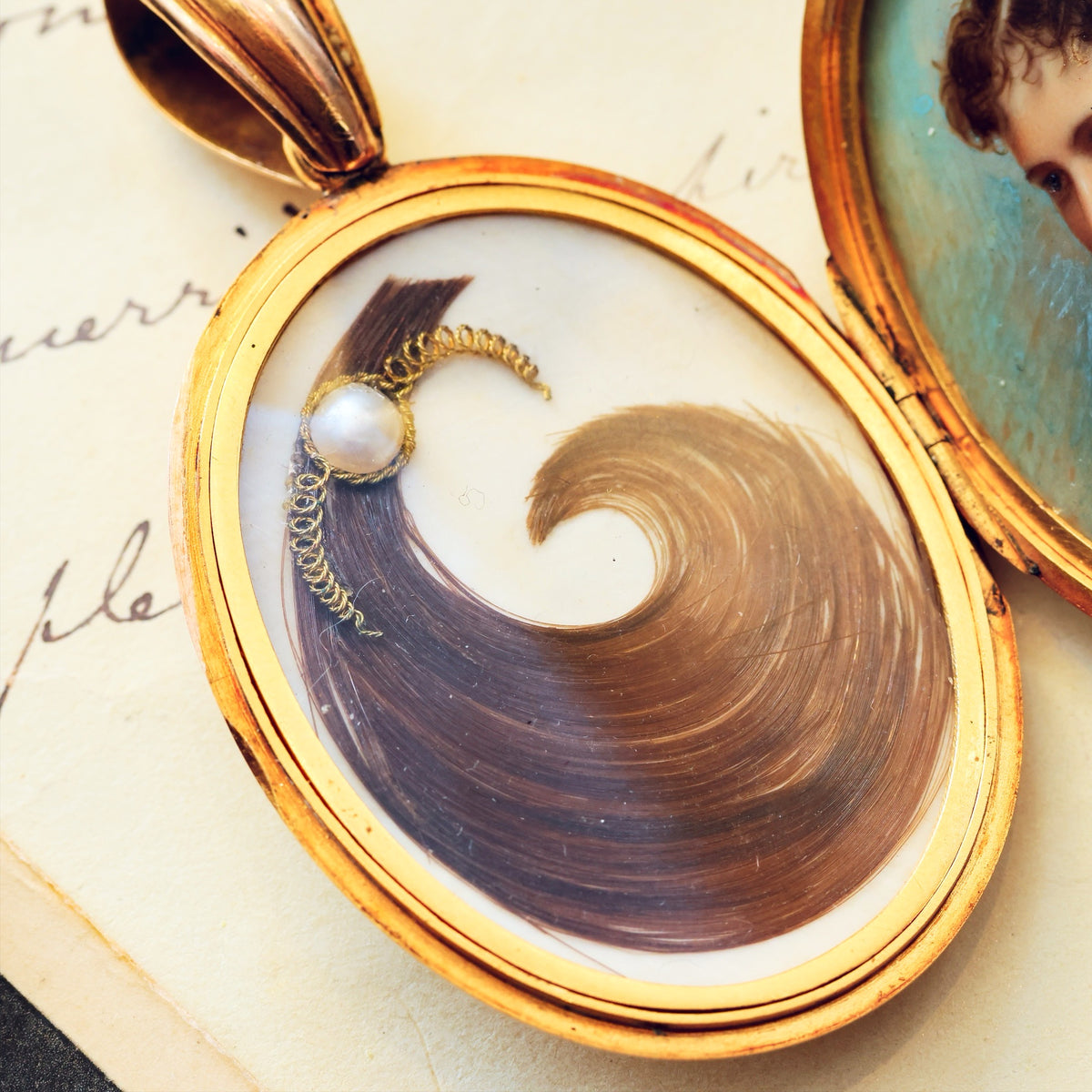 Antique 15ct Gold Victorian Locket