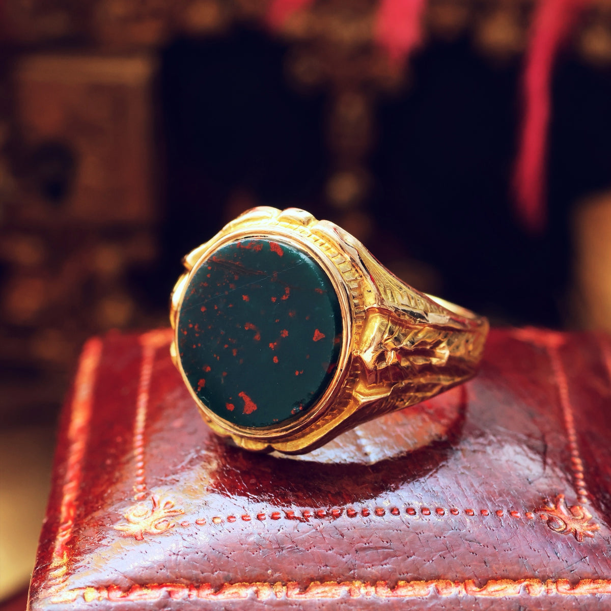 Antique 9ct Gold Bloodstone Signet Ring