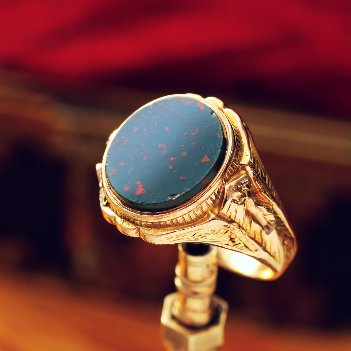 Antique 9ct Gold Bloodstone Signet Ring