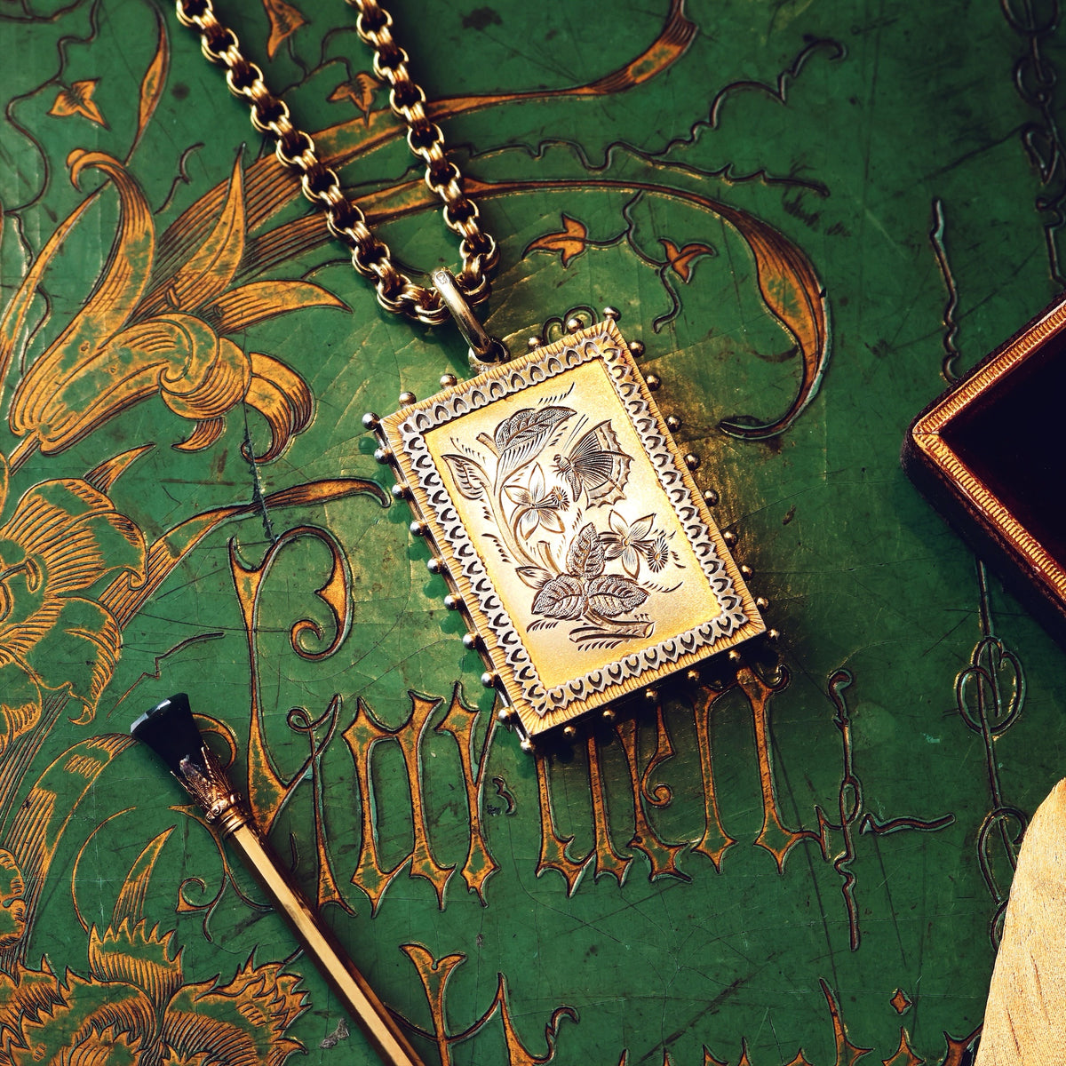 Finest Example! Antique Date 1880 Japonaiserie Locket