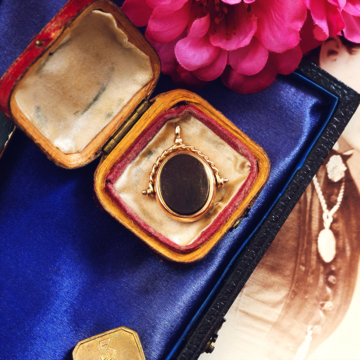 Date 1881 18ct Gold Heliotrope & Carnelian Swivel Fob