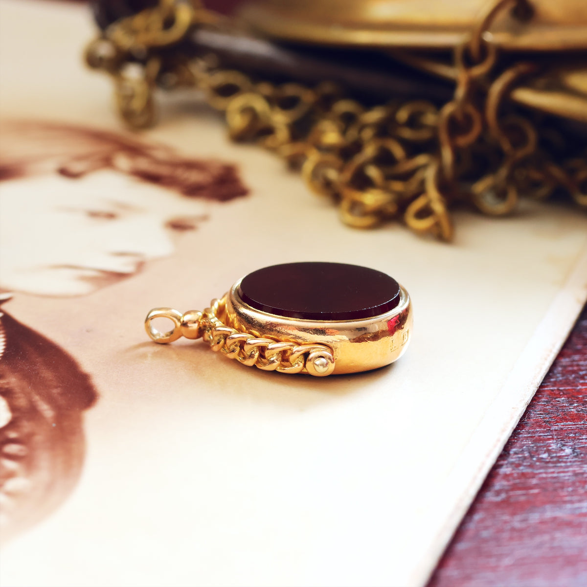 Date 1881 18ct Gold Heliotrope & Carnelian Swivel Fob