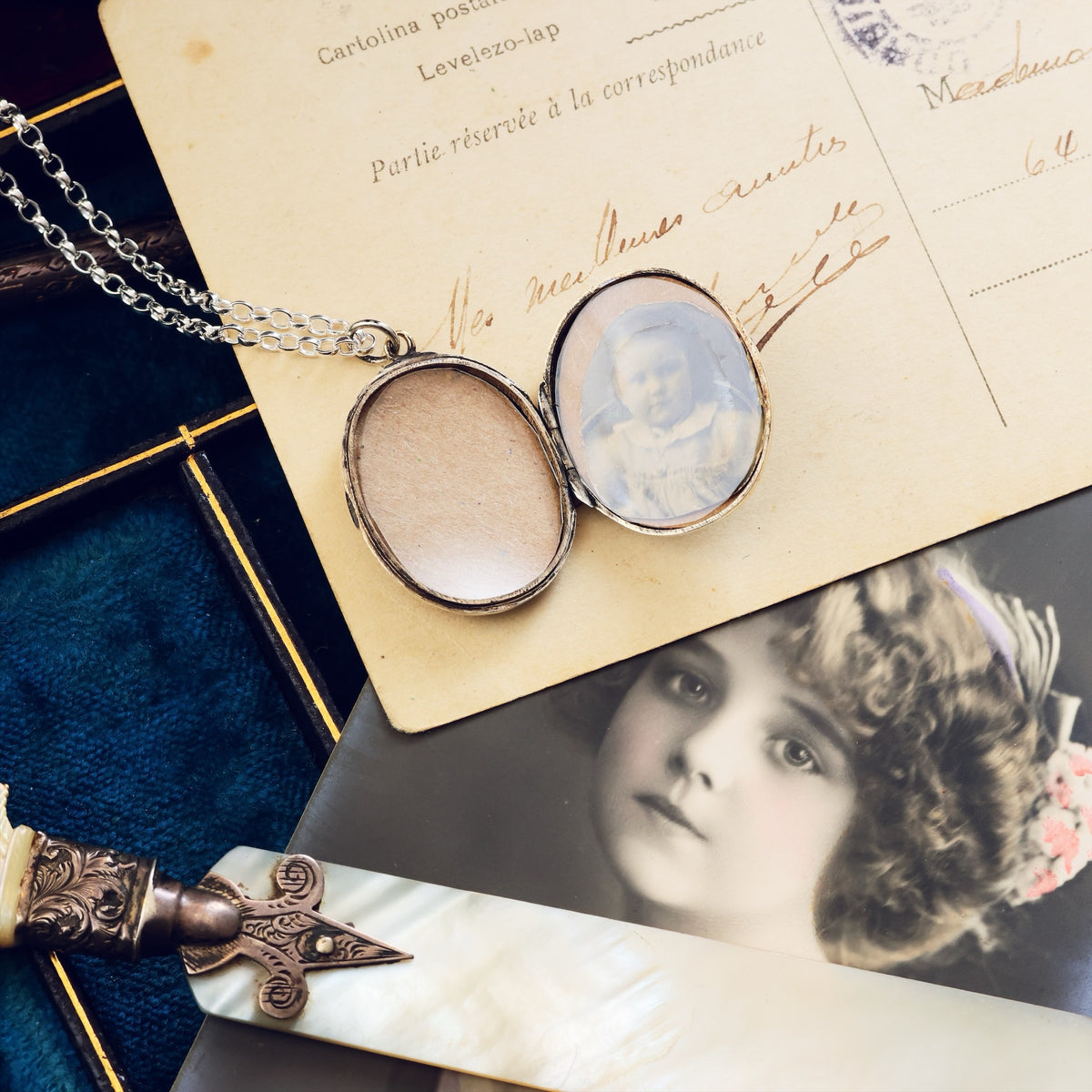 Date 1882 Silver 'Ties of Love' Ivy Locket