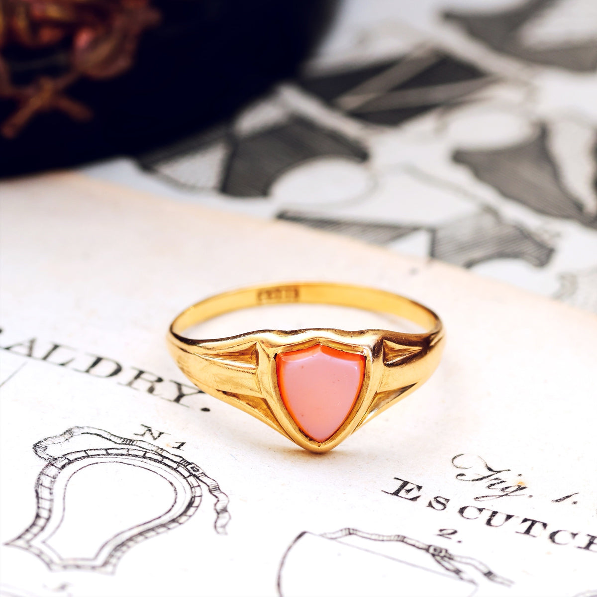 Date 1890 18ct Gold Shield Sardonyx Signet Ring
