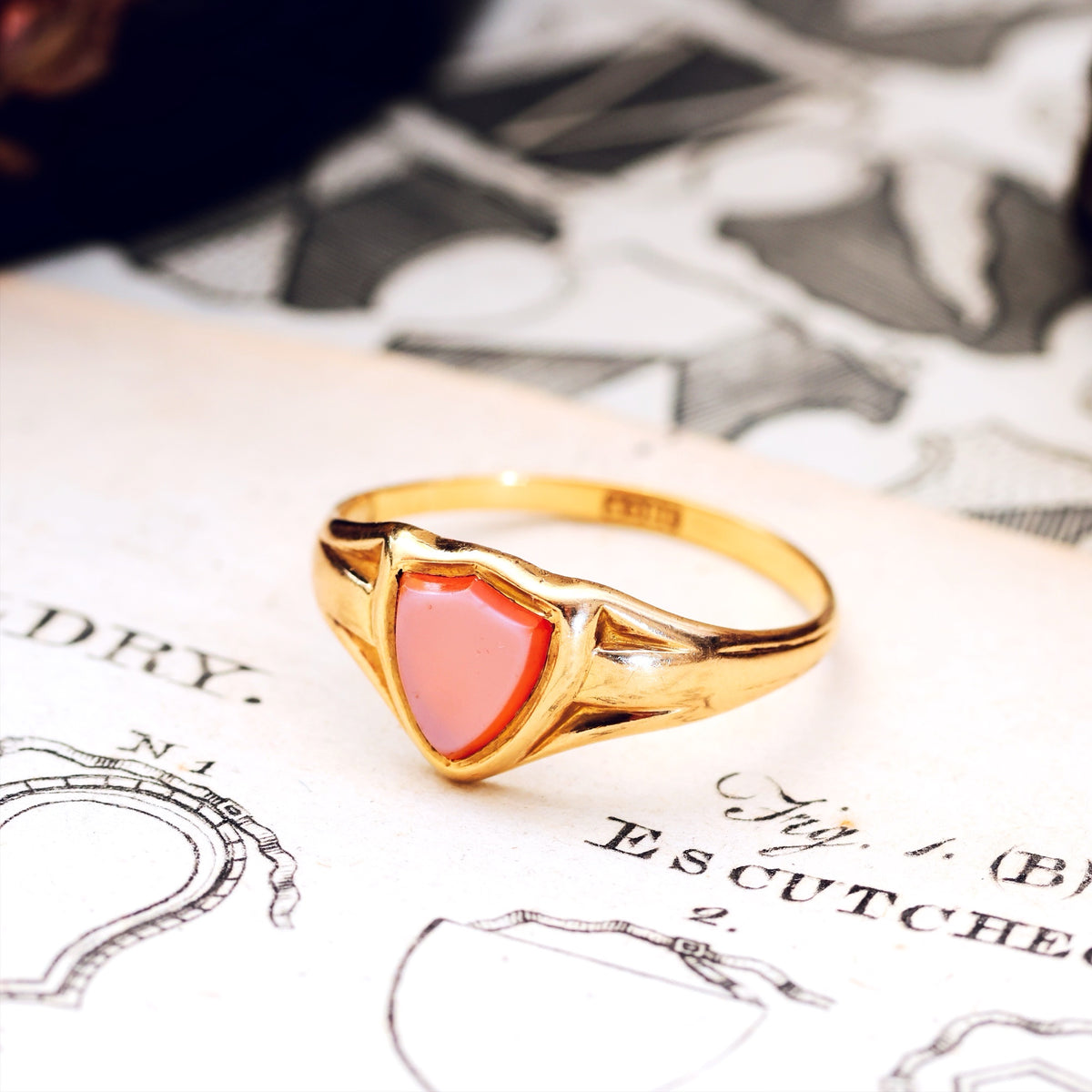 Date 1890 18ct Gold Shield Sardonyx Signet Ring