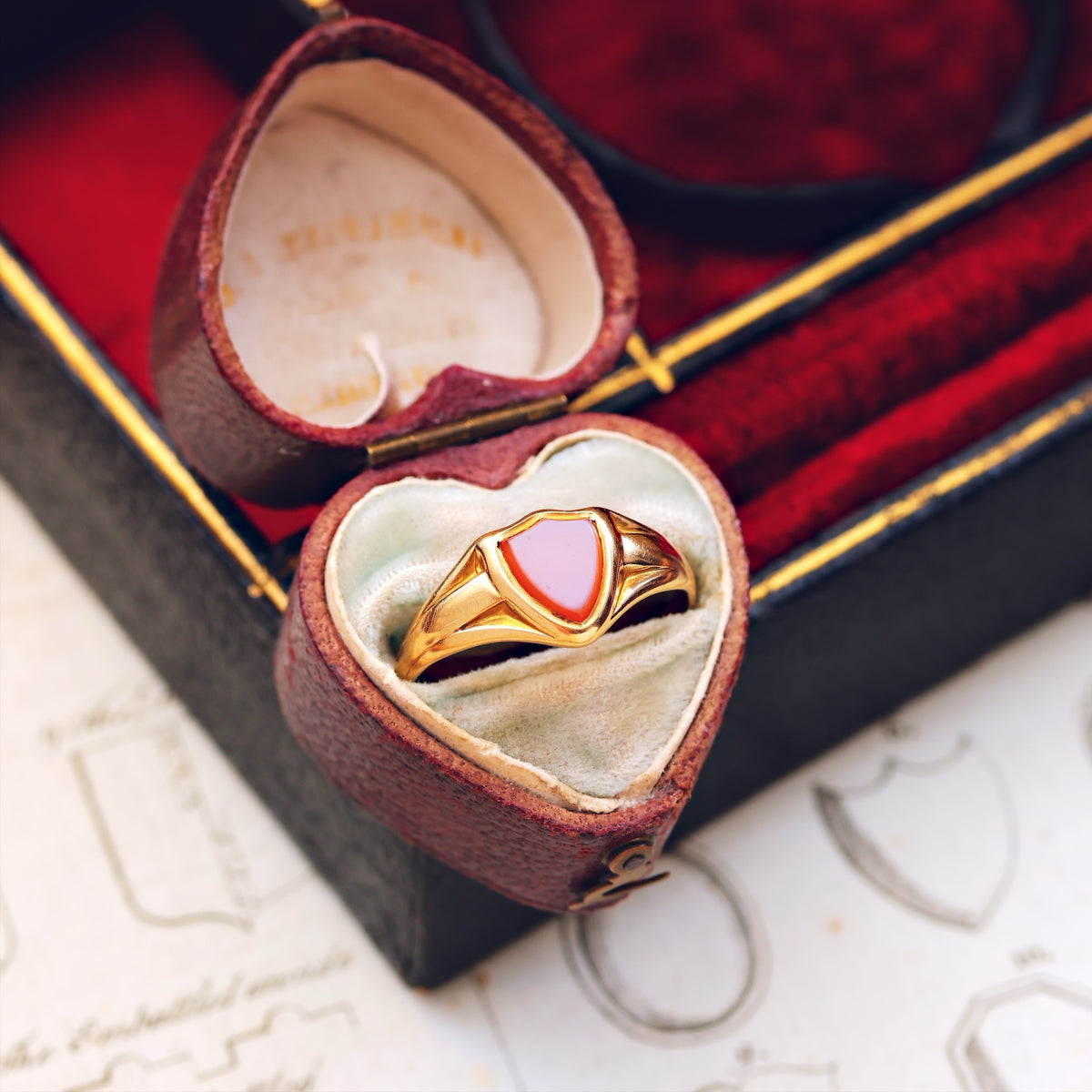 Date 1890 18ct Gold Shield Sardonyx Signet Ring