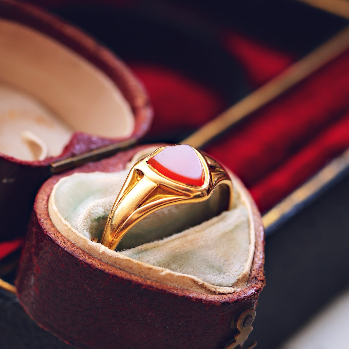 Date 1890 18ct Gold Shield Sardonyx Signet Ring