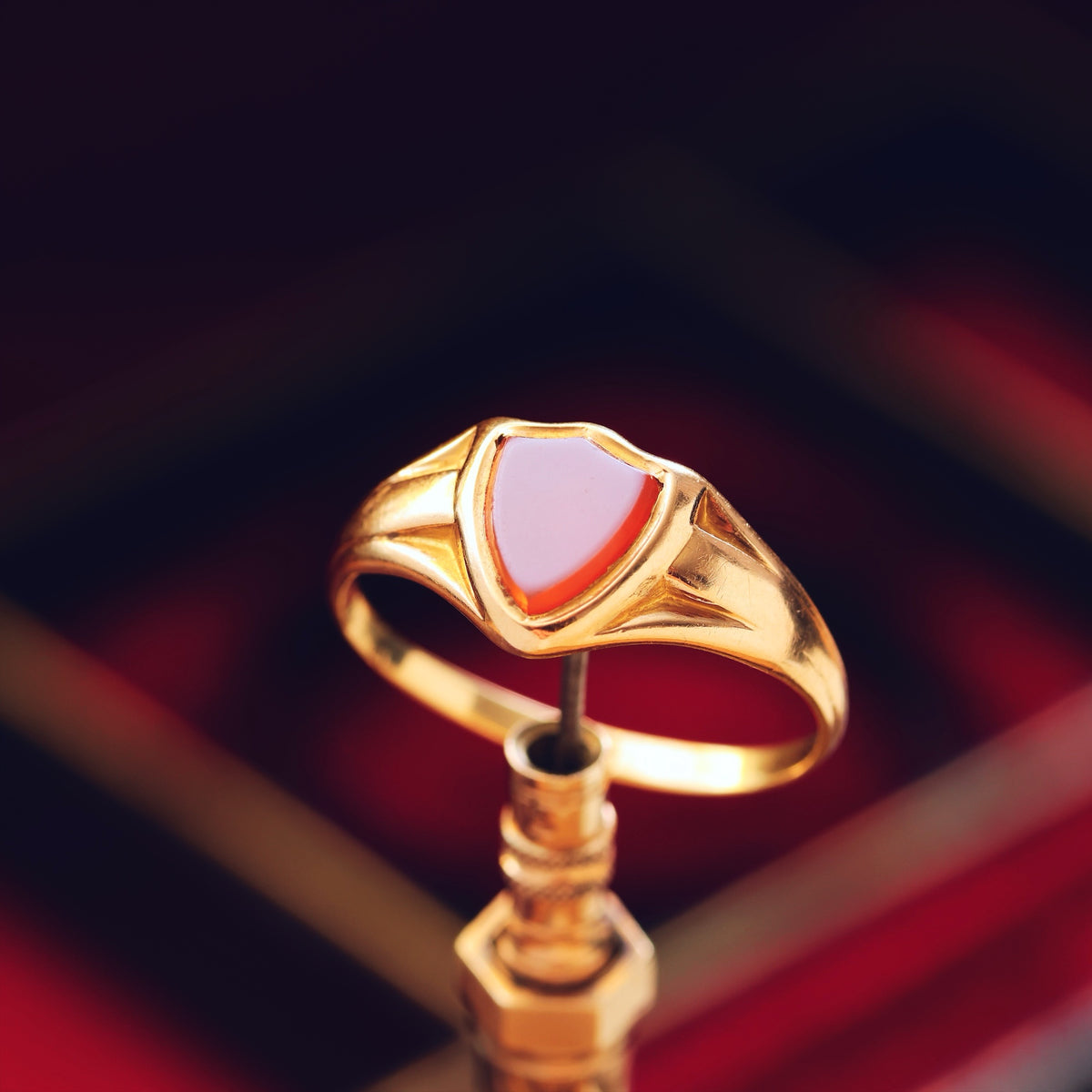 Date 1890 18ct Gold Shield Sardonyx Signet Ring