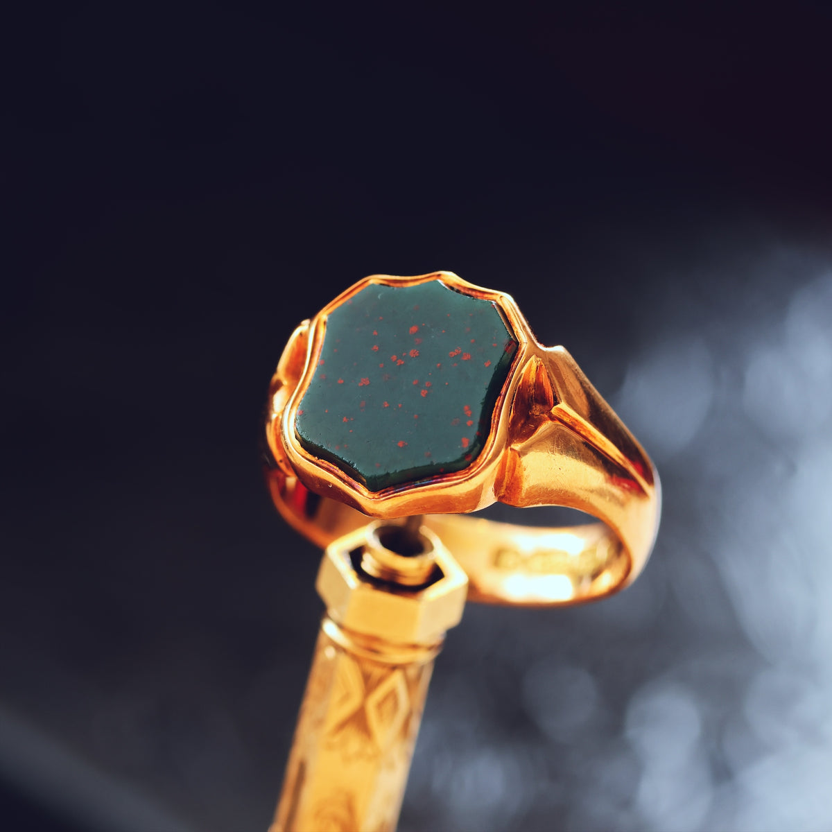 Antique Date 1892 15ct Gold Bloodstone Signet Ring