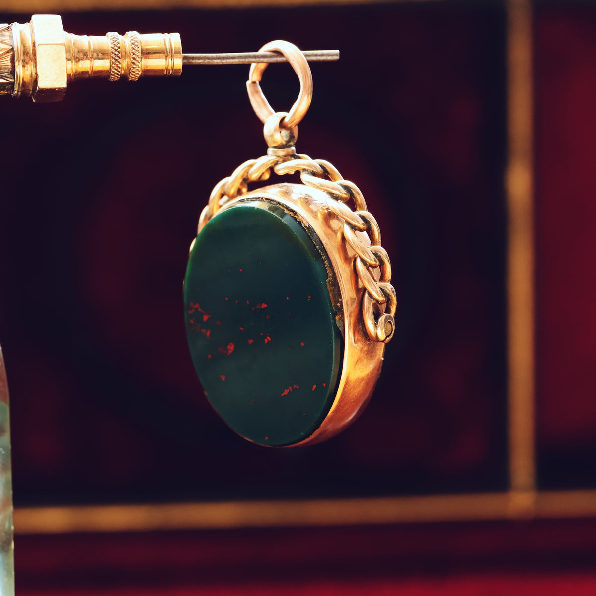 Date 1896 9ct Gold Heliotrope & Carnelian Swivel Fob