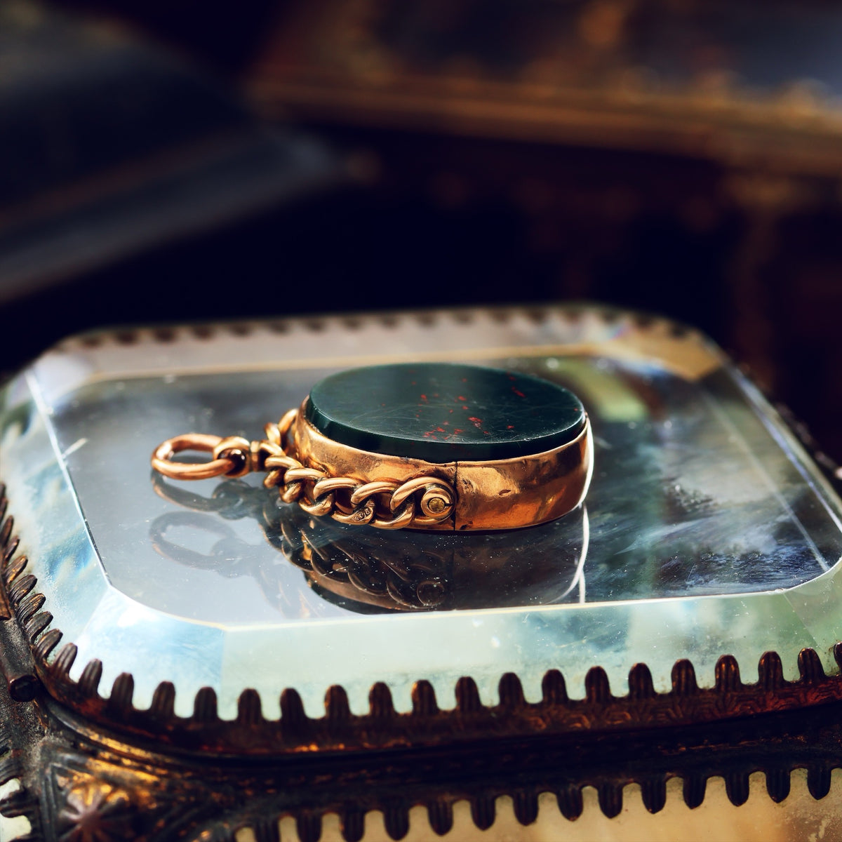 Date 1896 9ct Gold Heliotrope & Carnelian Swivel Fob