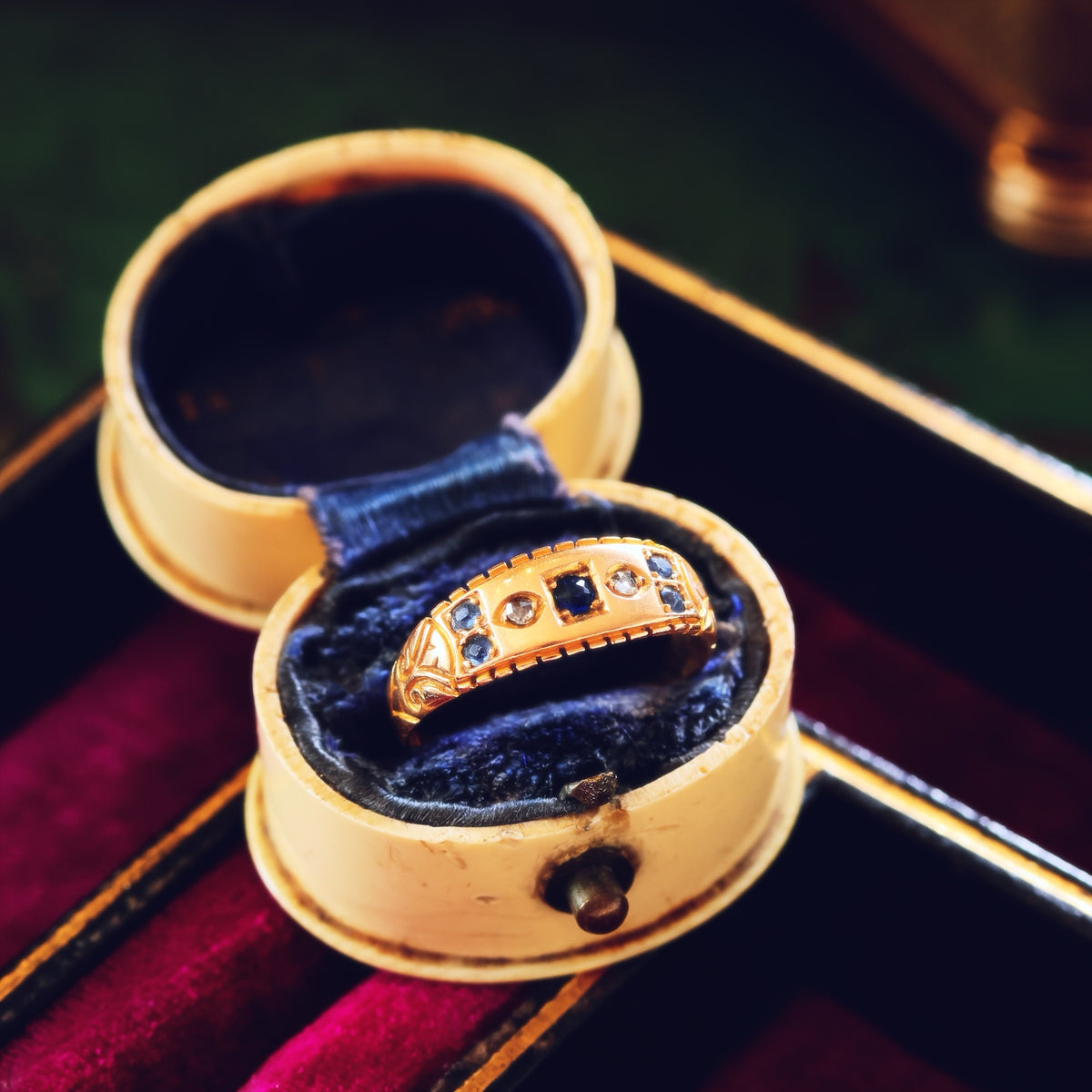 Sweet Date 1900 Sapphire & Diamond Gypsy Ring