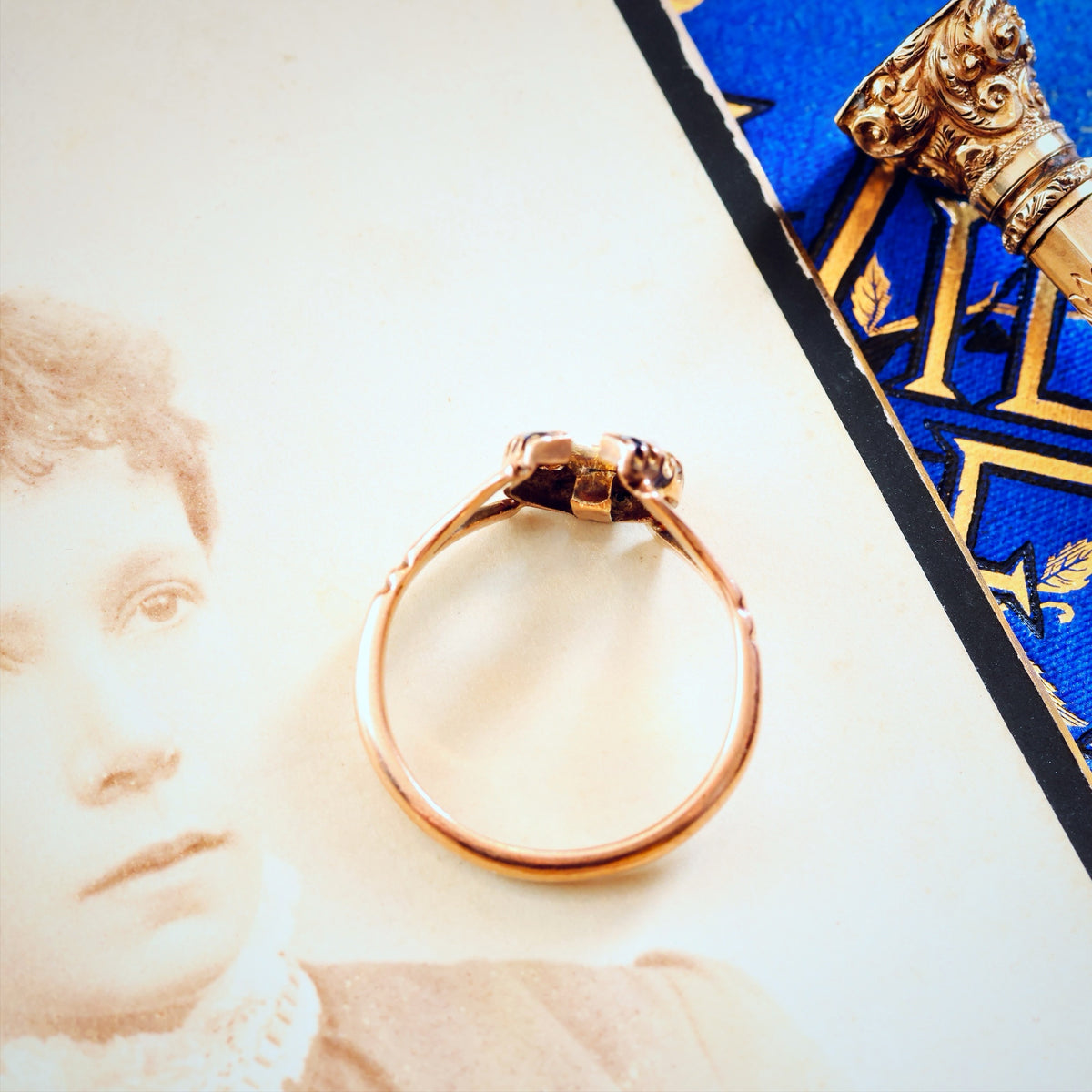 Date 1902 Sapphire & Diamond Lucky Horseshoe Ring
