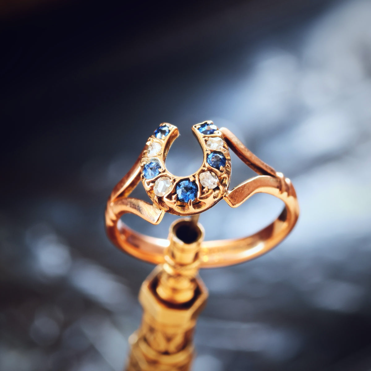 Date 1902 Sapphire & Diamond Lucky Horseshoe Ring