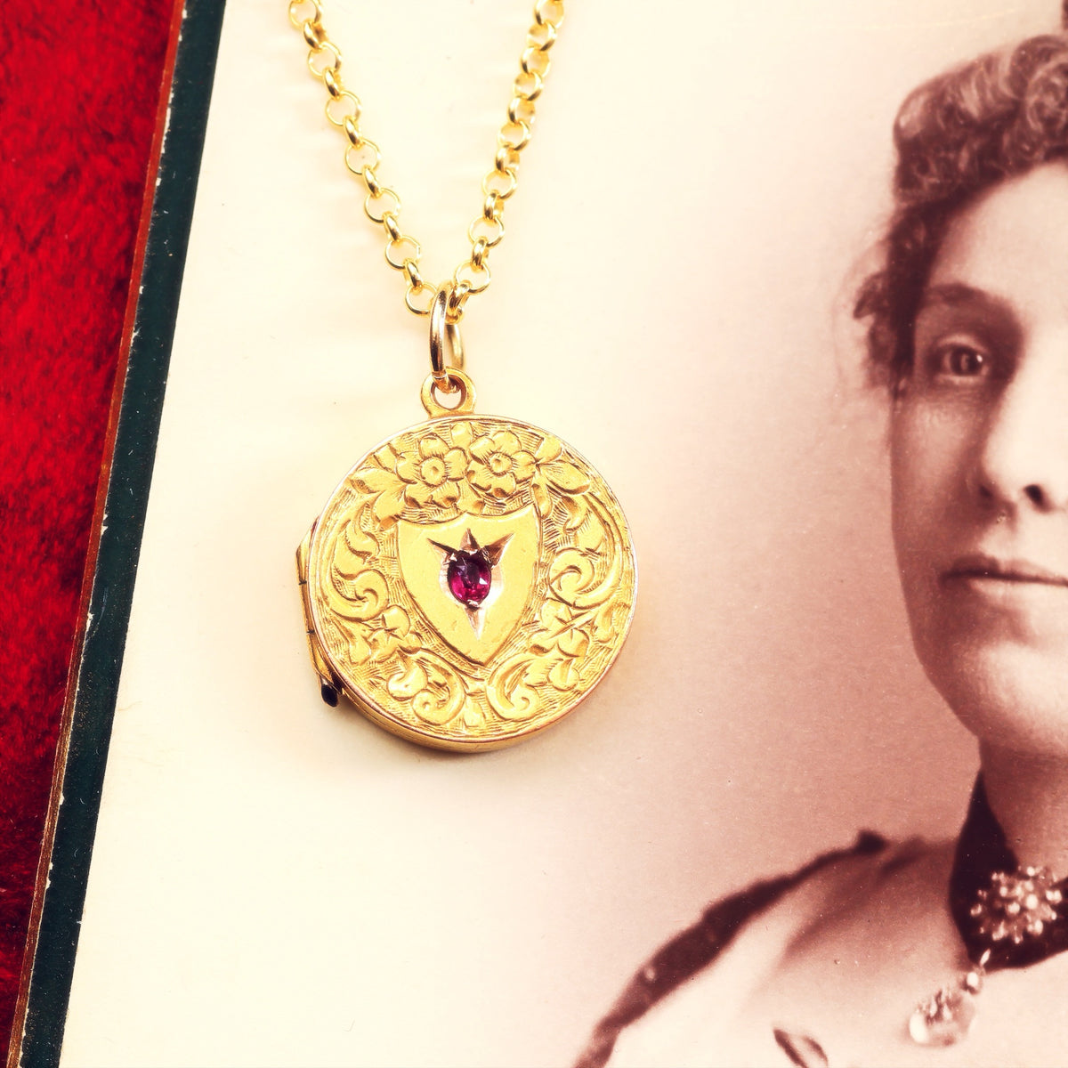 Antique Date 1903 15ct Gold Ruby Locket