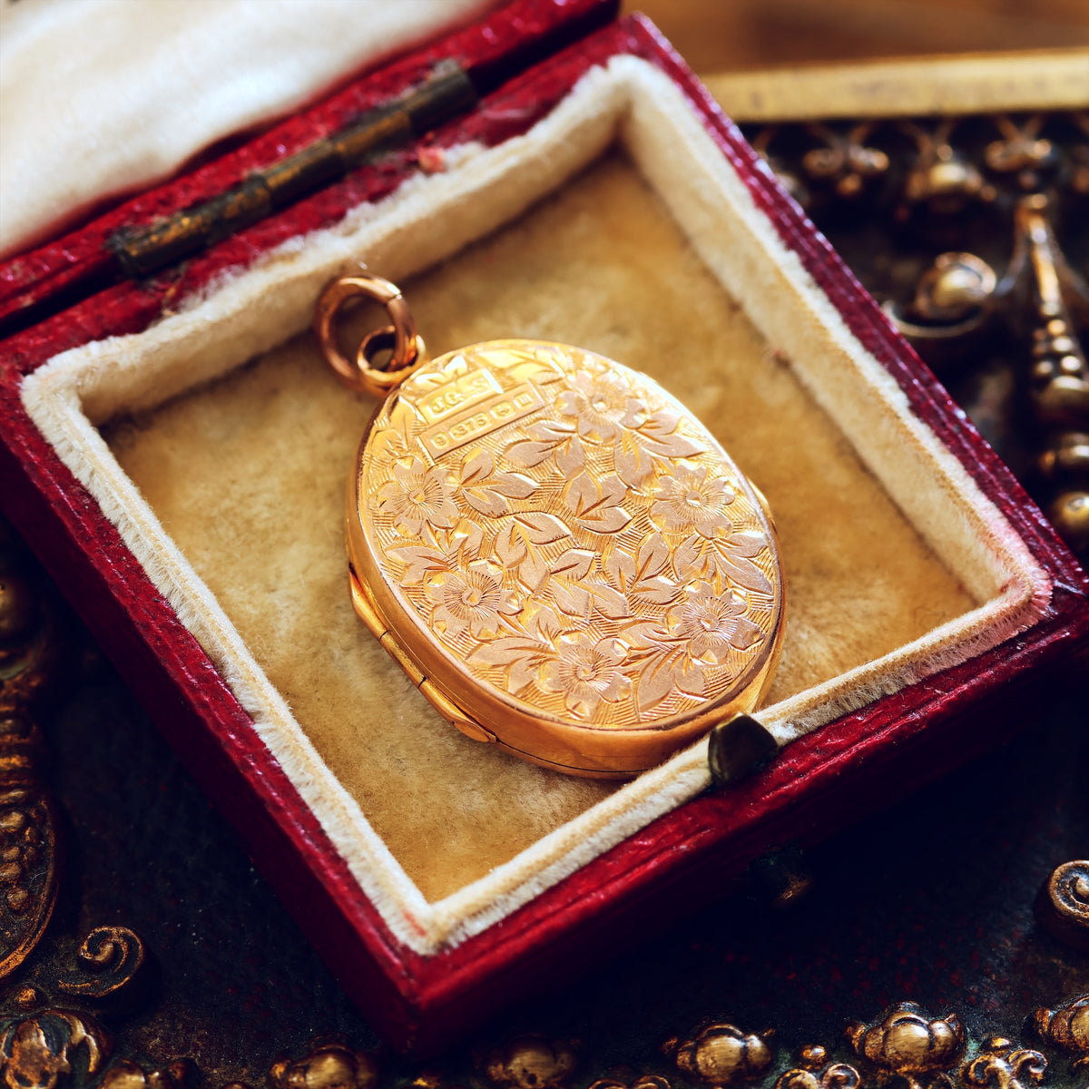 Date 1911 'Roses for LOVE' Gold Family Locket