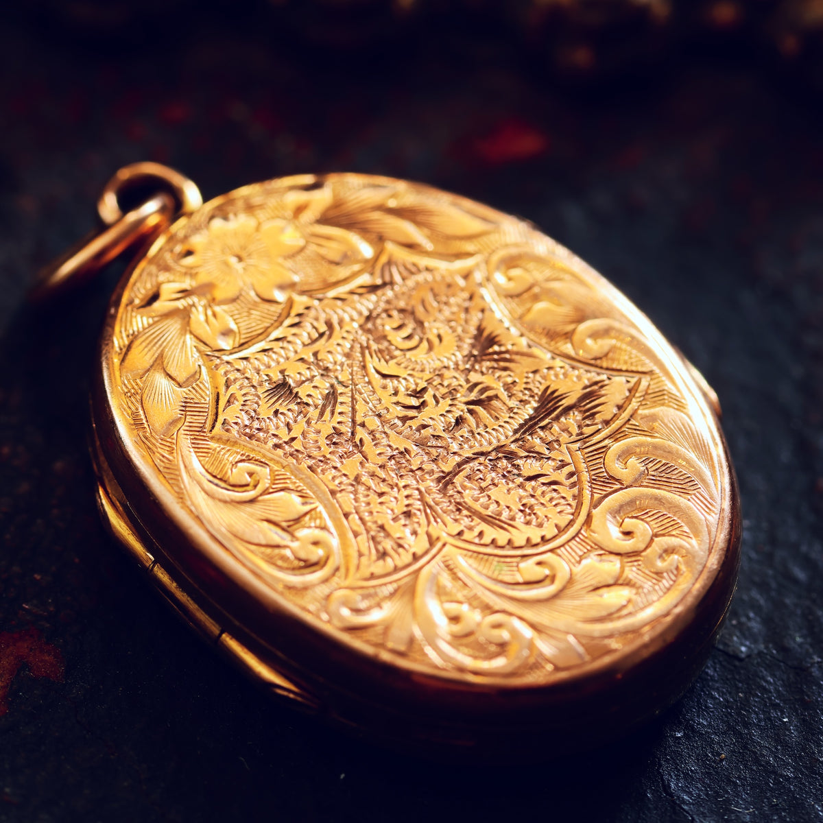 Date 1911 'Roses for LOVE' Gold Family Locket